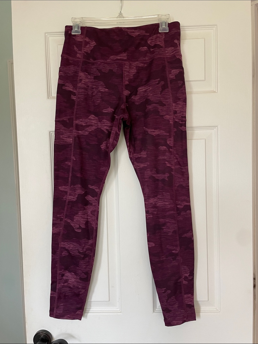 Avia High-Waist Burgundy Camo Leggings M